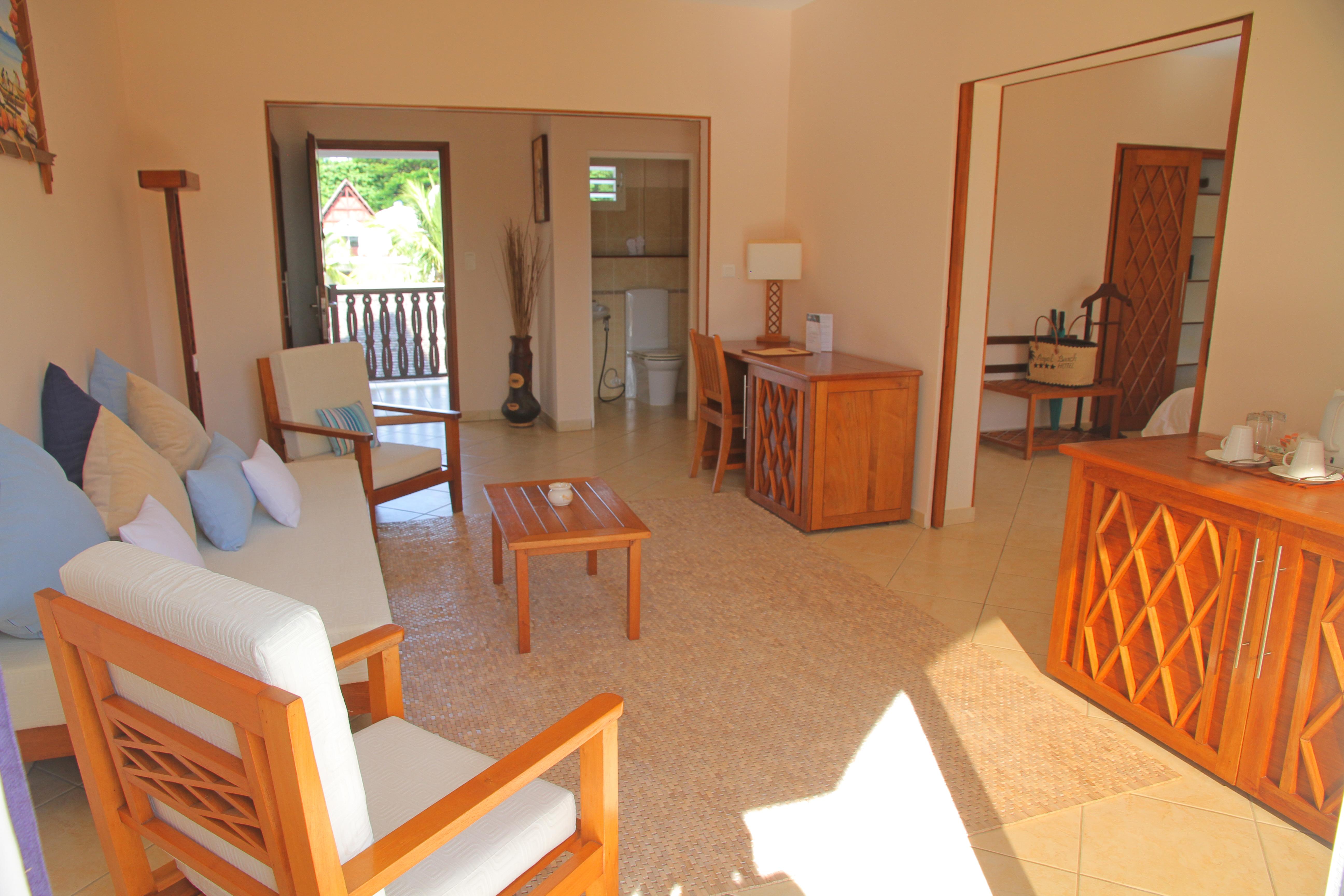Royal Beach Hotel Ambatoloaka  Exterior photo